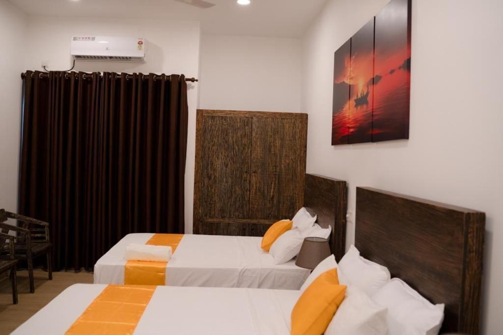 Lucky Transit Hotel - Katunayake Airport Bagian luar foto