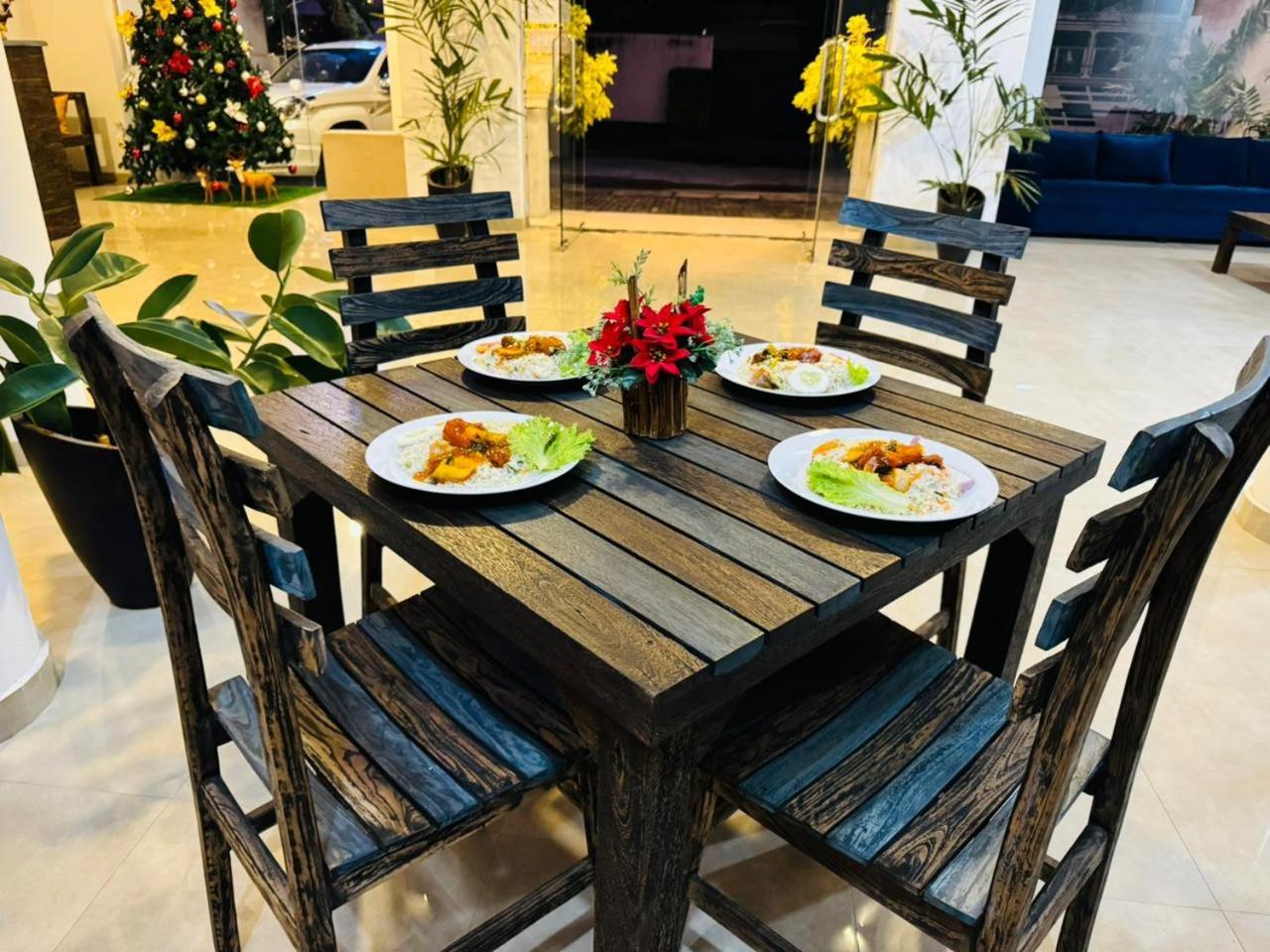 Lucky Transit Hotel - Katunayake Airport Bagian luar foto